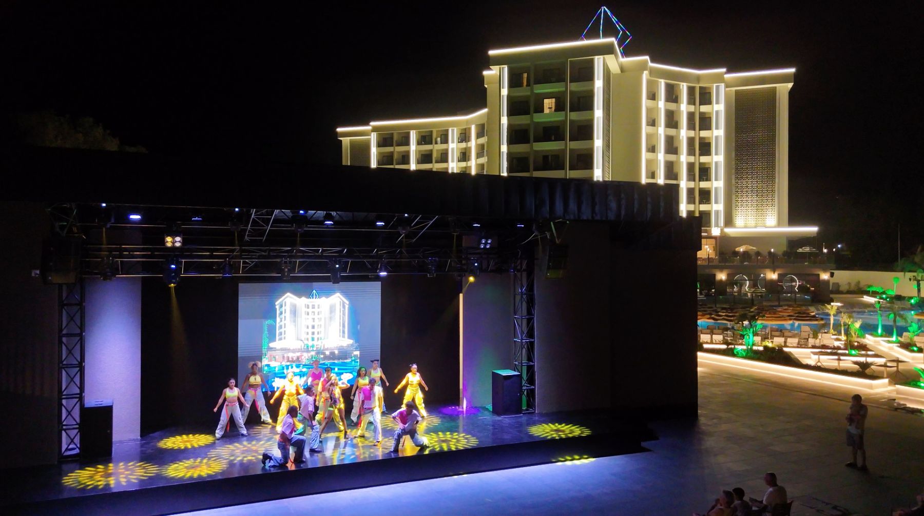 ВЕЧЕРНИЕ ПРОГРАММЫ